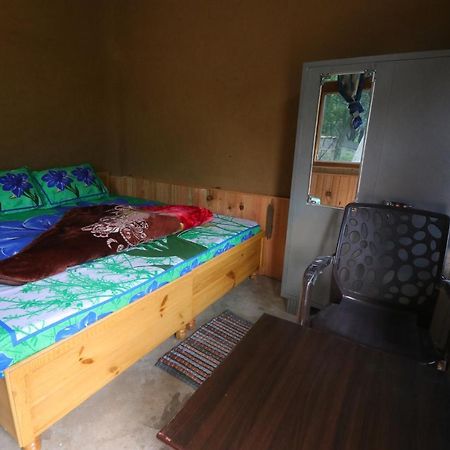 Tirthan Hilltop Home Stay Banjār エクステリア 写真