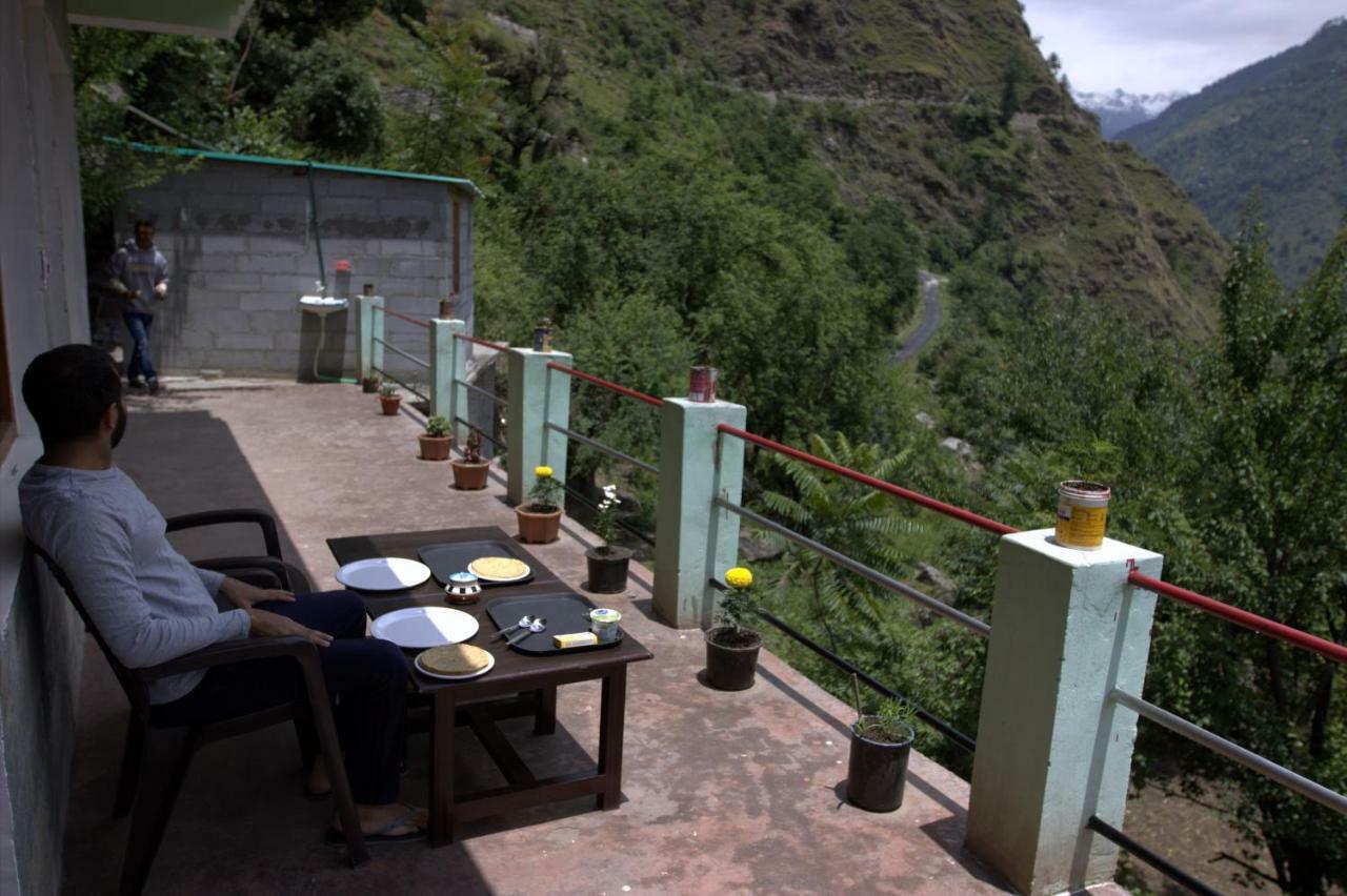 Tirthan Hilltop Home Stay Banjār エクステリア 写真
