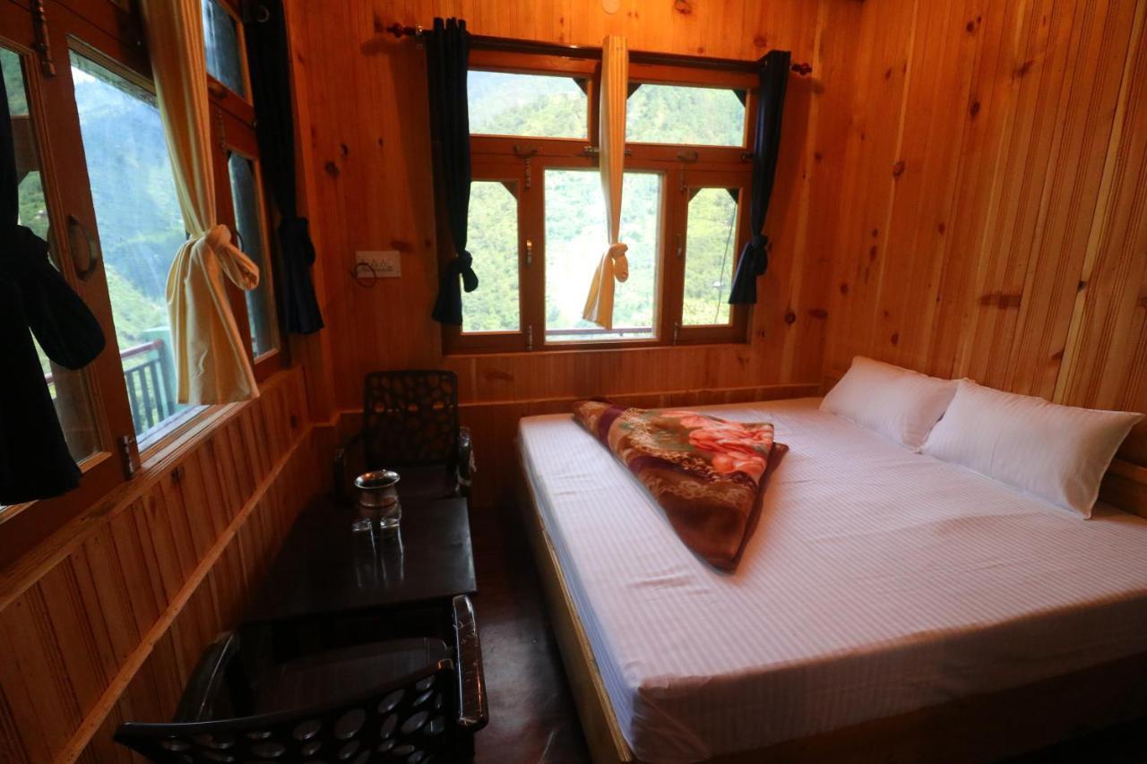 Tirthan Hilltop Home Stay Banjār エクステリア 写真