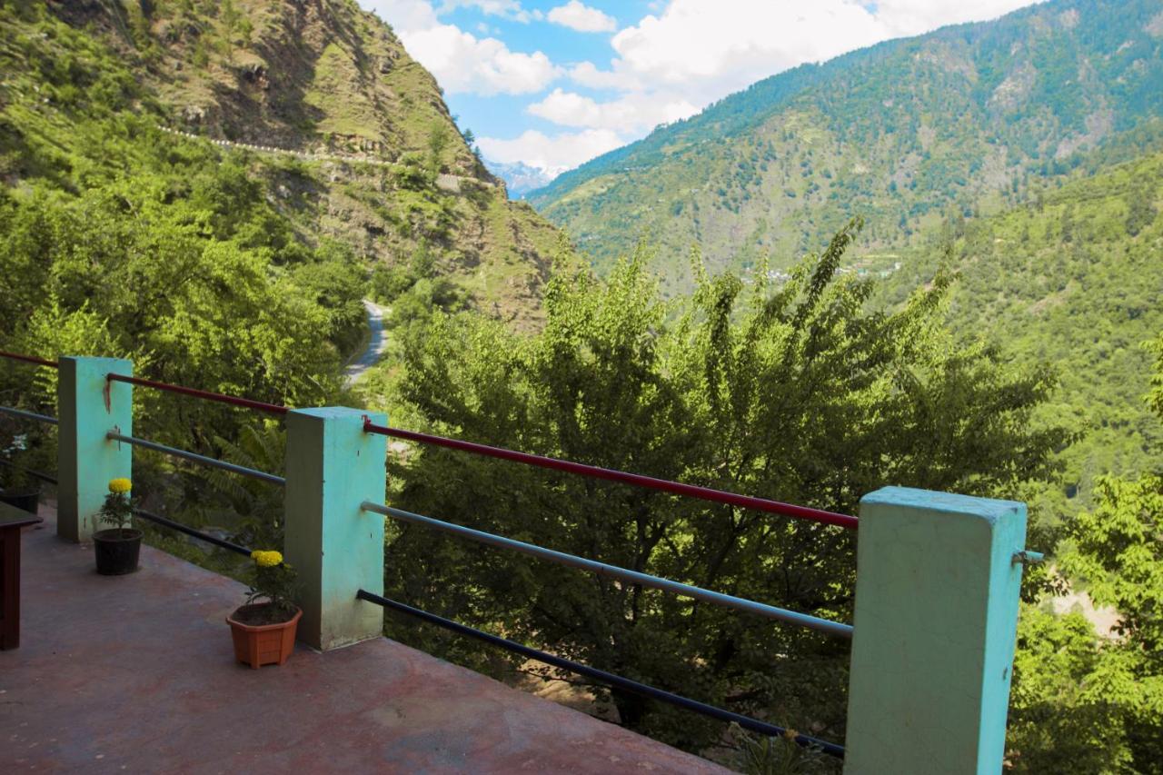Tirthan Hilltop Home Stay Banjār エクステリア 写真
