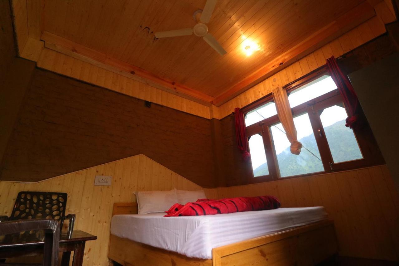 Tirthan Hilltop Home Stay Banjār エクステリア 写真