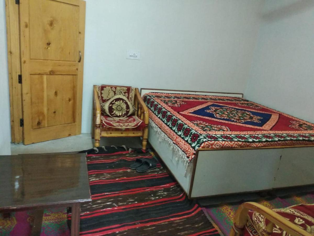 Tirthan Hilltop Home Stay Banjār エクステリア 写真